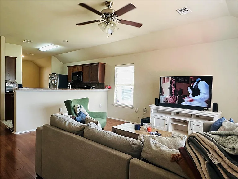 7521 Cedar Edge Dr — Photo 8