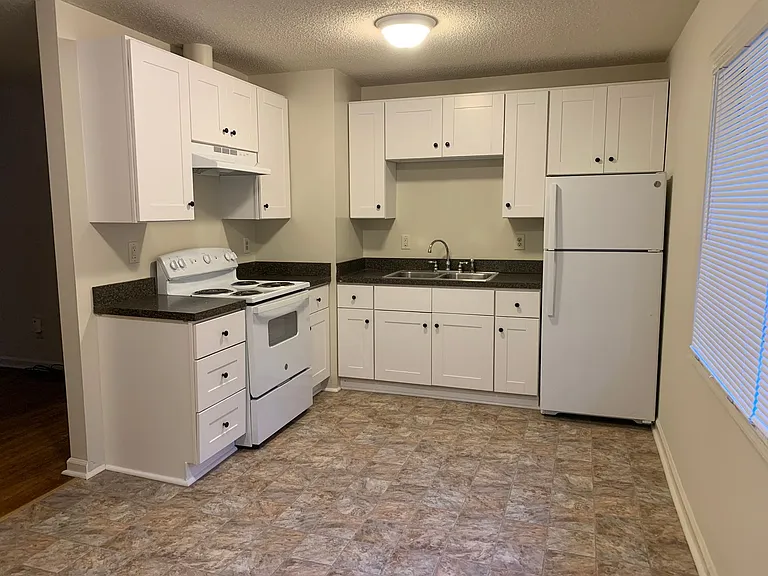 562 Granite St — Photo 6