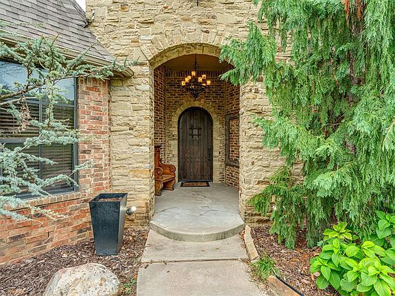 2nd image of 6702 Stone Hill Dr