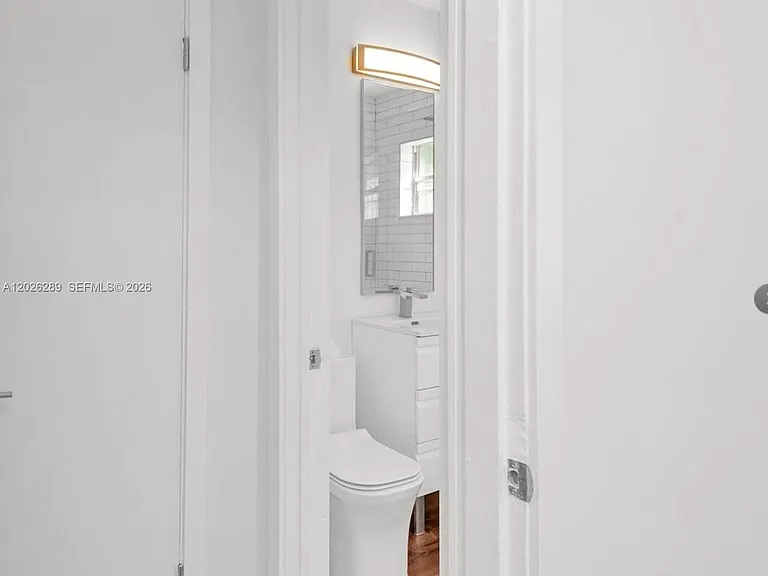 4200 NE 1st Ave — Photo 10