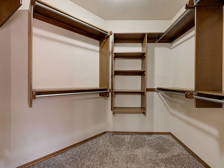 2032 Emerald Brook Ct — Photo 30