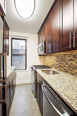 1st image of 414 W 44th St APT 6E