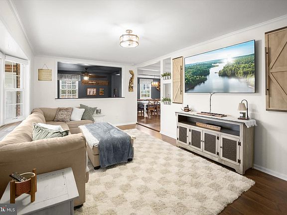 5th image of 7905 E Riverside Dr