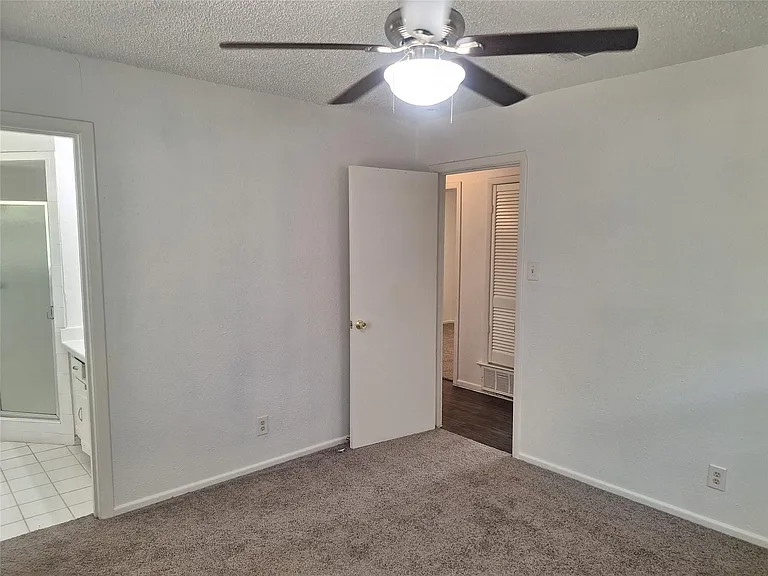 6005 Barry Dr — Photo 21
