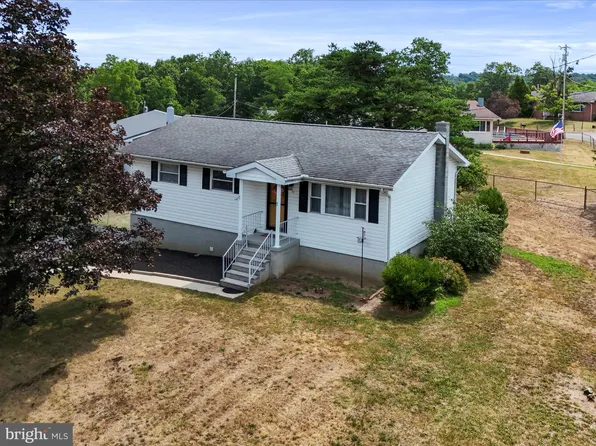 30 Mossy Oak St, Keyser, WV 26726