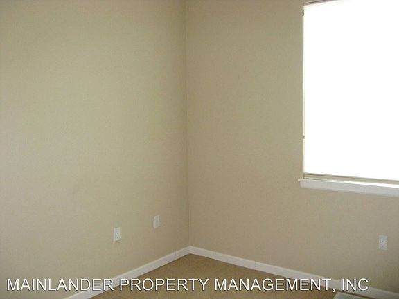 3rd image of 10925 SW 130th Ave