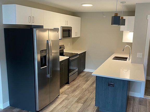2nd image of 1717 W 6th St #315