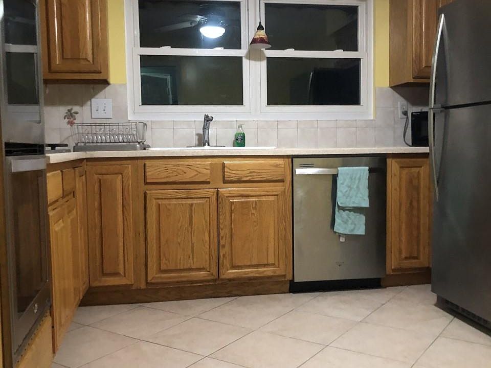 2nd image of 1338 Purdy St #2