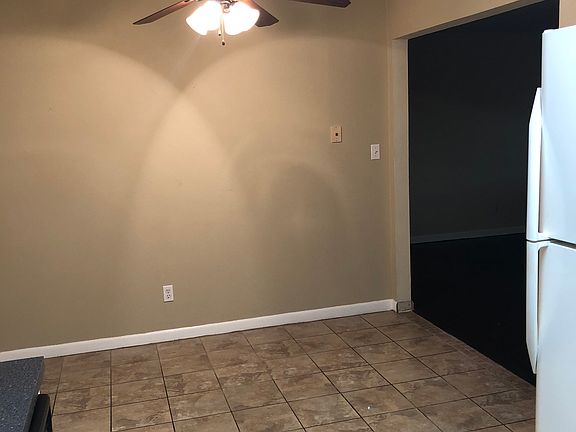 3rd image of 729 Hartman Dr
