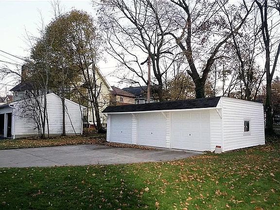 3rd image of 3108 Meadowbrook Blvd #2