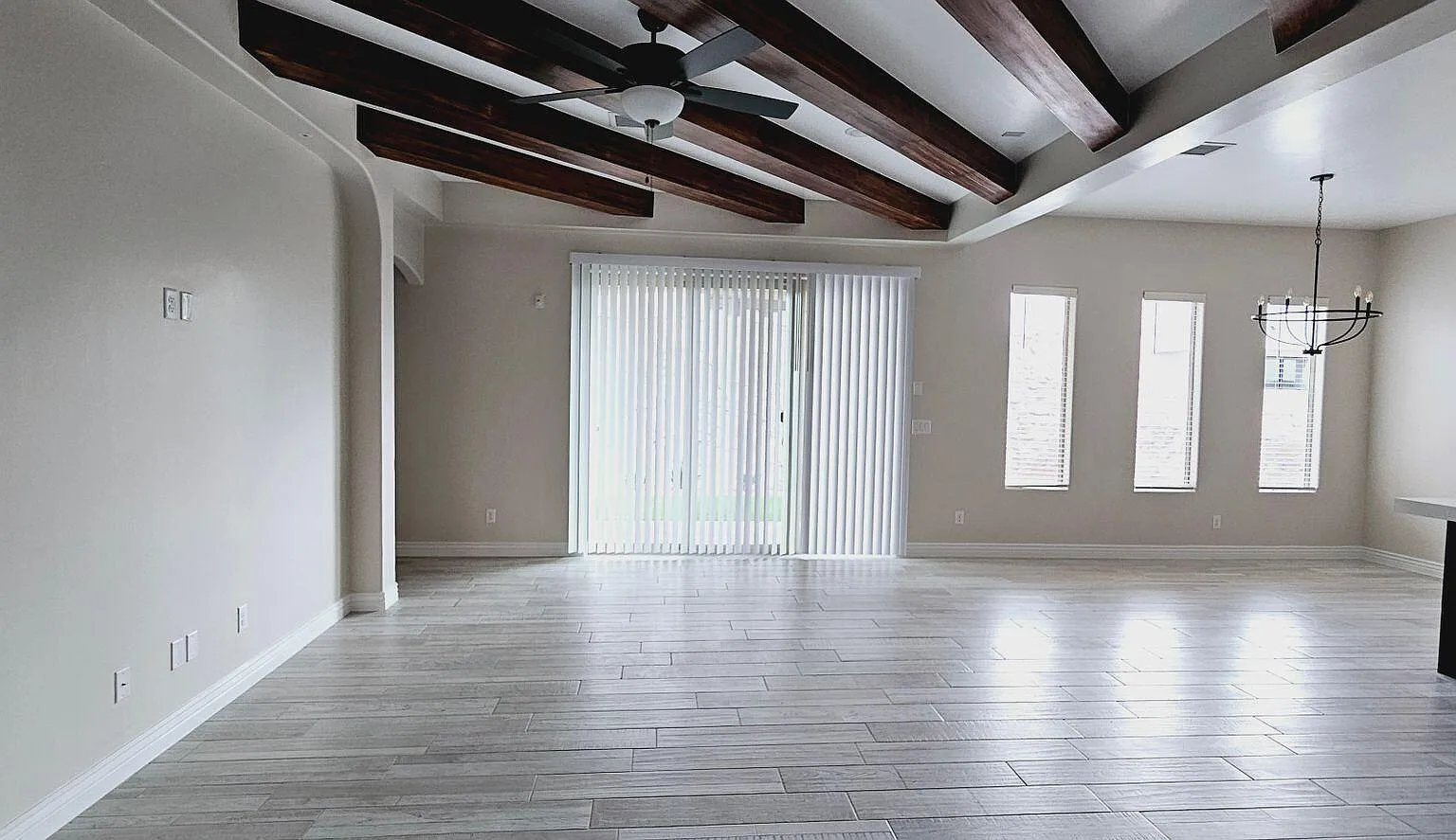 4 bed, 2.5 bath, 1994 sqft, $2,950 — Photo 4