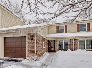 34 Willow Cir, Cary, IL 60013