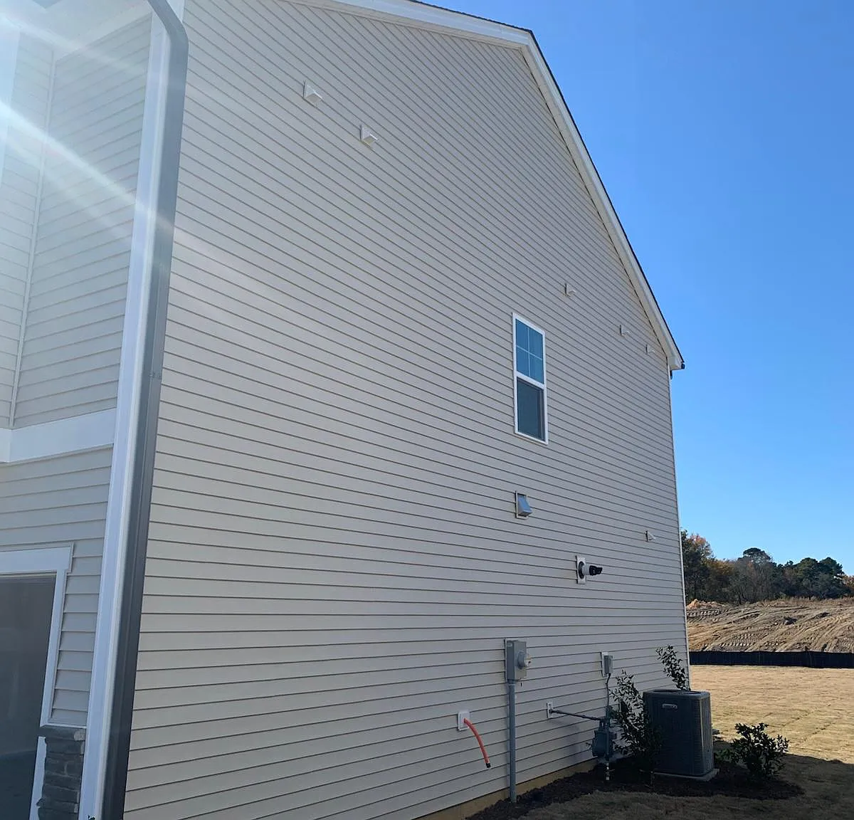 5 bed, 3539 sqft, $3,095 — Photo 4