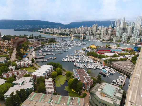 1502 Island Park Walk #405, Vancouver, BC V6H 3Z8