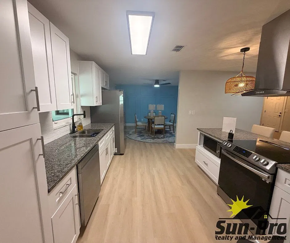 3 bed, 2.0 bath, 1518 sqft, $2,450 — Photo 4