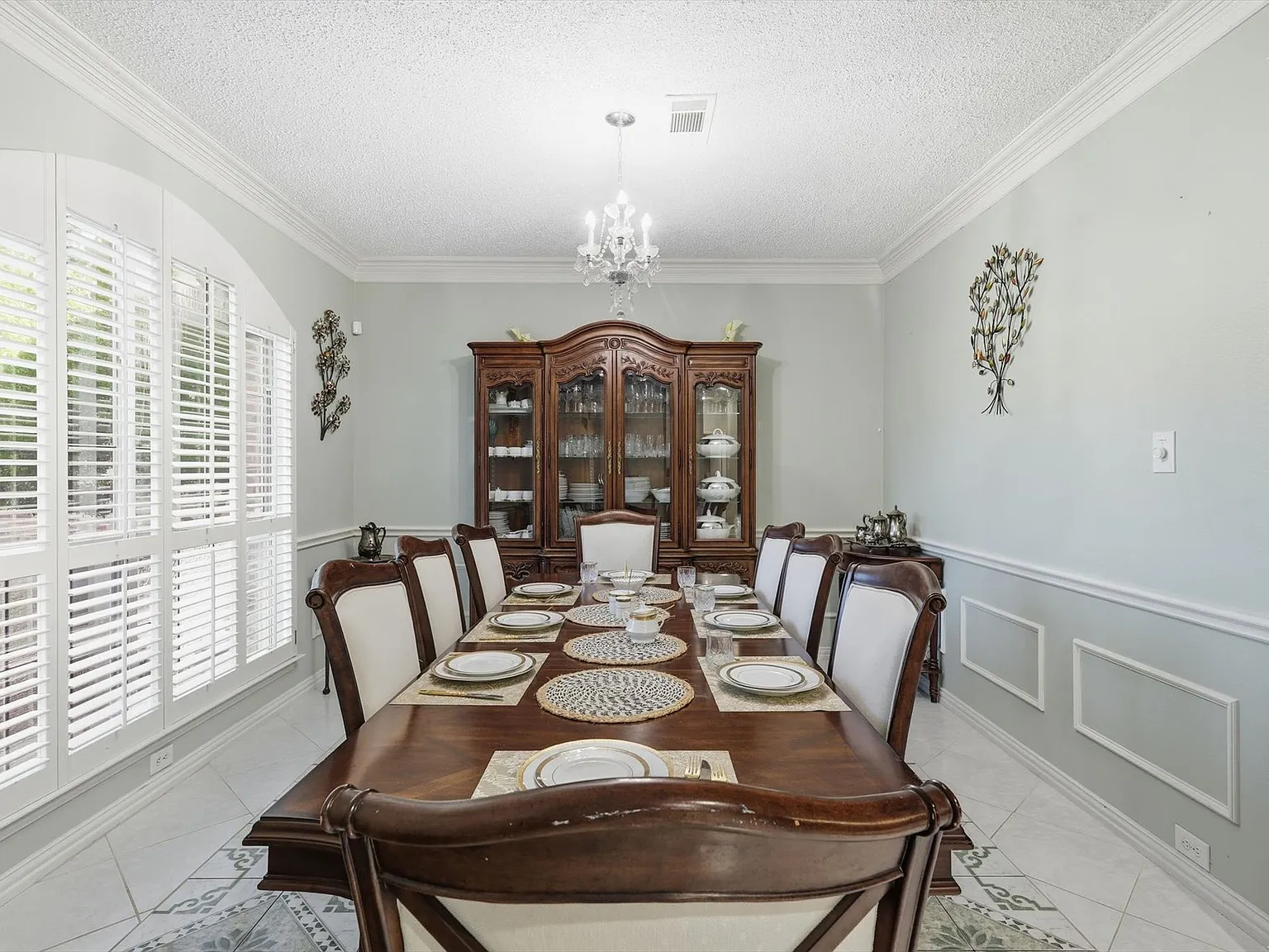 4 bed, 2857 sqft, $3,900 — Photo 4