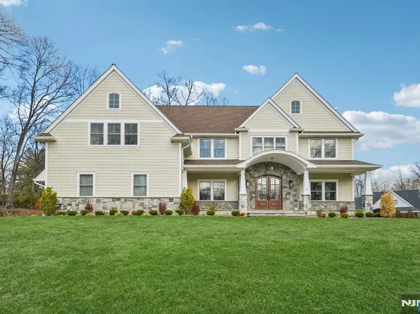 79 Ryerson Ave, Oakland, NJ 07436