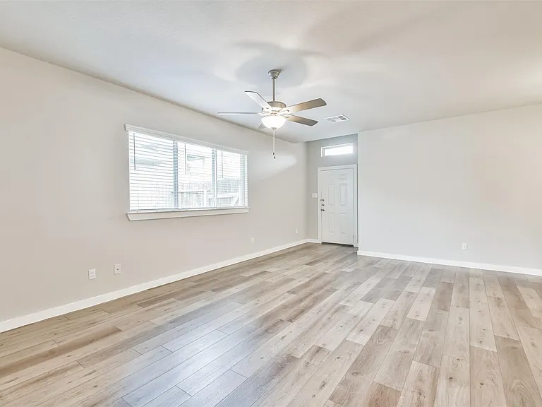 25141 Pacific Wren Dr — Photo 31