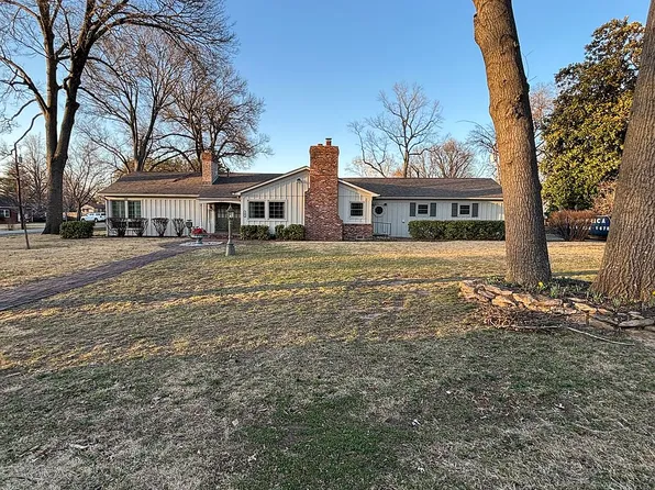 506 Elmwood Ln, Pittsburg, KS 66762