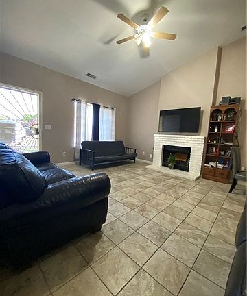 5th image of 1833 Crestmoor Ct