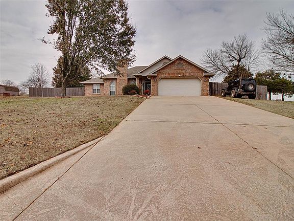 3rd image of 1116 N Cedar Dr