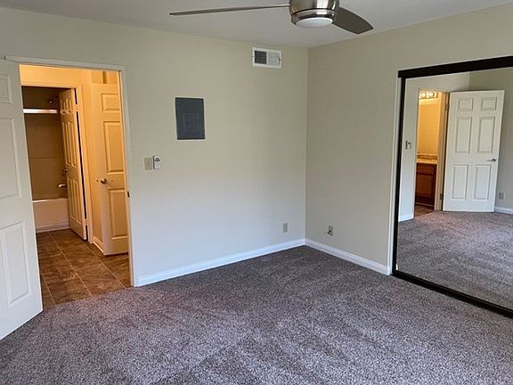 3rd image of 430 S Niagara St #216
