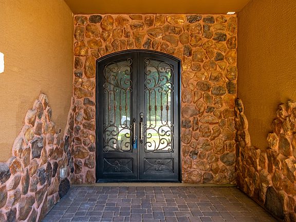 4th image of 4090 E Sierra Madre Ave