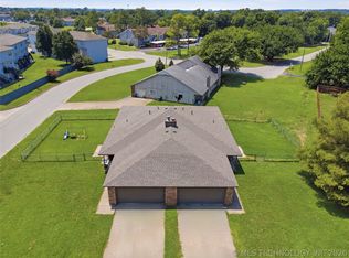 6658 S Utica Pl, Tulsa, OK 74136
