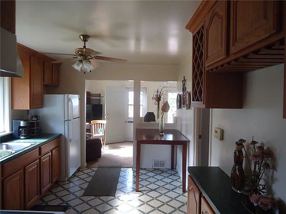 4th image of 131 Corley Dr