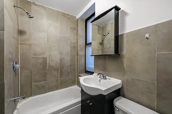 Rented by Monarch Realty Holdings | media 10