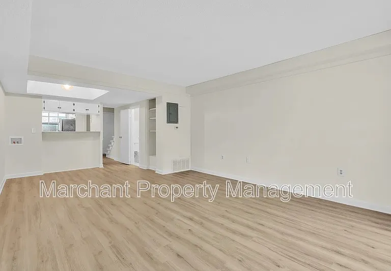 2530 E North St #11-B — Photo 9
