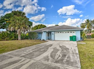 2425 Clipper Way, Naples, FL 34104