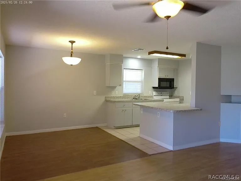 5921 W Woodhill Ct — Photo 5