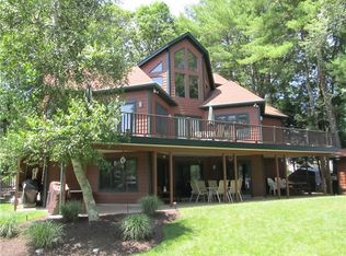 237 Lake Dr, Glocester, RI 02814