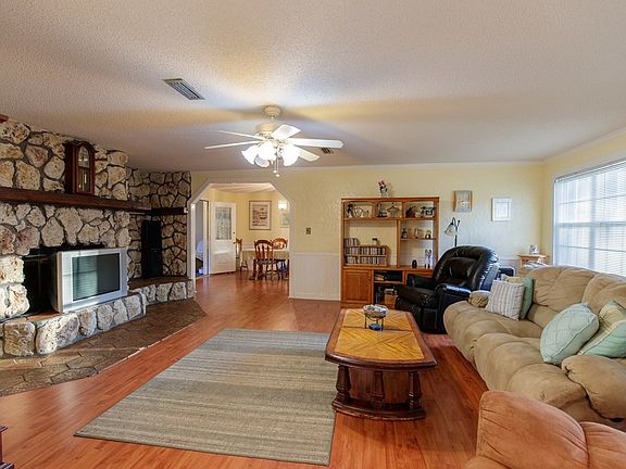 5th image of 294 Cedar Hill Dr