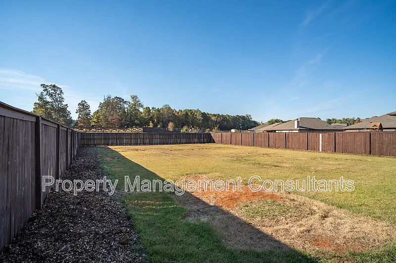 4 bed, 3.0 bath, 3184 sqft, $2,450 — Photo 4