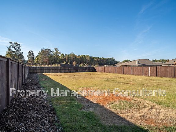 4th image of 276 Fenrose Dr