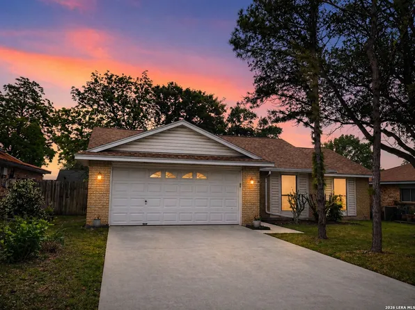 174 Clear Oak, Universal City, TX 78148