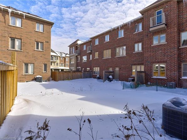 3 Hobart Gdns, Brampton, ON L6Z 0J1