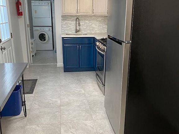 5th image of 535 S 10th St
