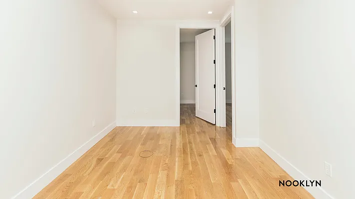 Rented by Nooklyn NYC LLC | media 8