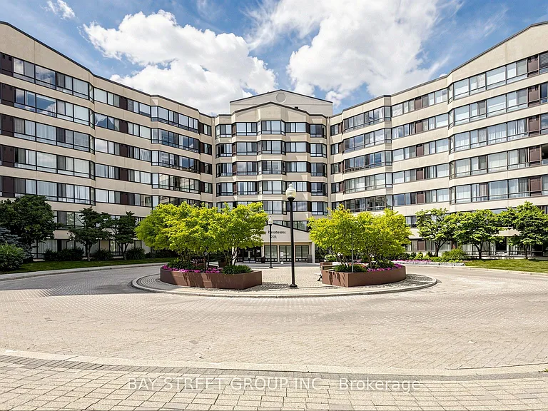 1001 Cedarglen Gate #Penthouse 720 — Photo 36