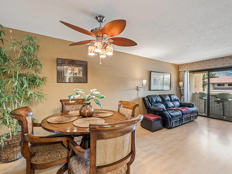 2822 N Auburn Ct #208 — Photo 8