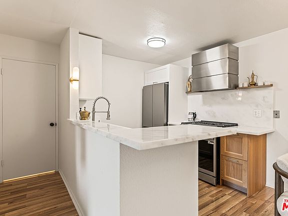 5th image of 365 Burchett St Unit 118