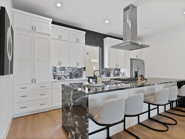 2139 Mail Ave #102 — Photo 10