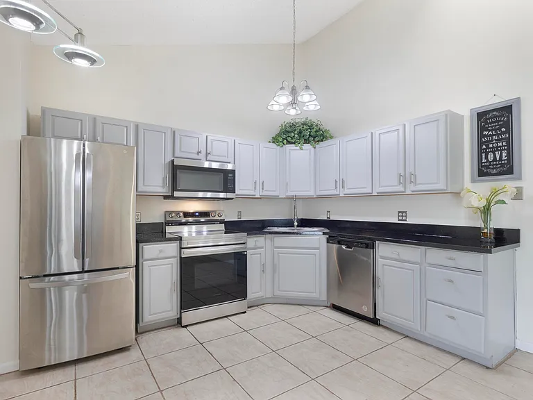 5933 Golden Eagle Cir — Photo 10