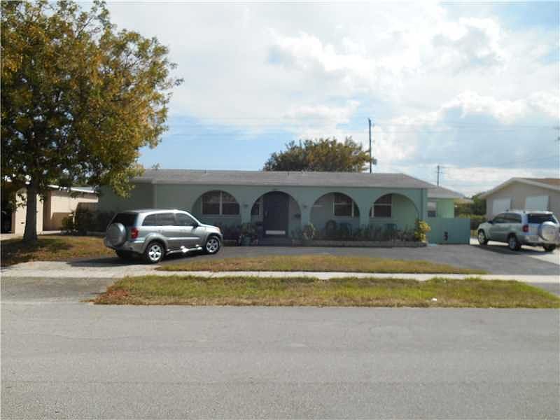 1st image of 620 NE 23rd Ct