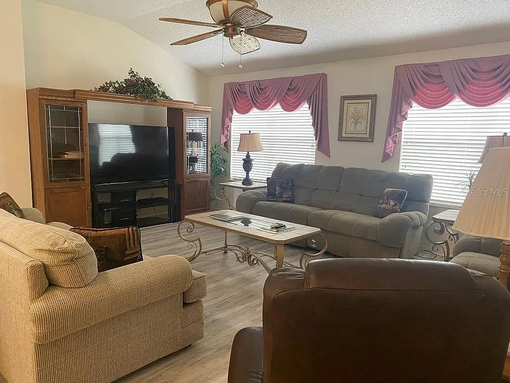 2 bed, 2.0 bath, 1584 sqft, $2,200 — Photo 2