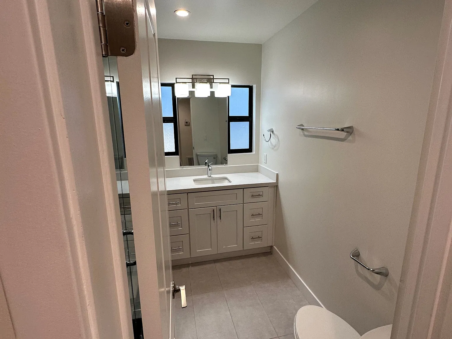 2 bed, 1200 sqft, $3,595 — Photo 4