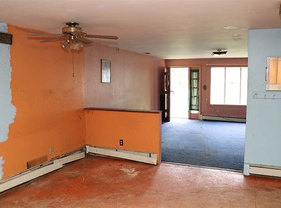 4th image of 574 Elm Ave